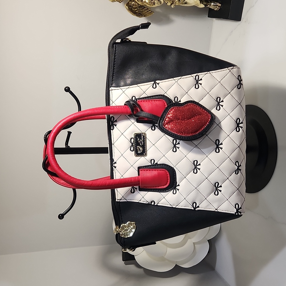 Betsey Johnson 2 way bag EUC